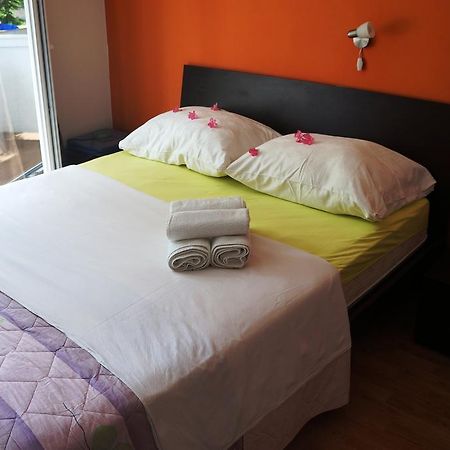 Guest House Tina Rab Town Bagian luar foto