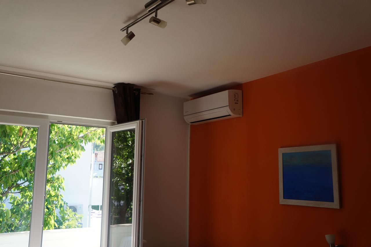 Guest House Tina Rab Town Bagian luar foto